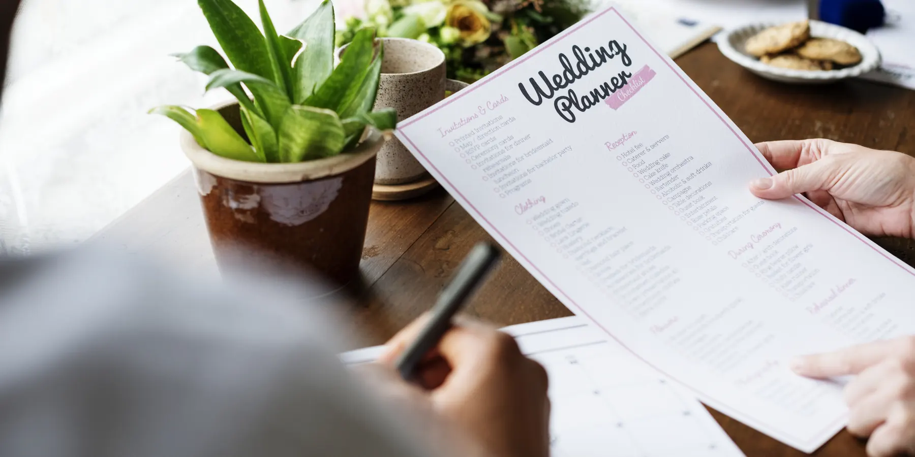 Faire sa liste d'invités de mariage (et la couper sans malaise)